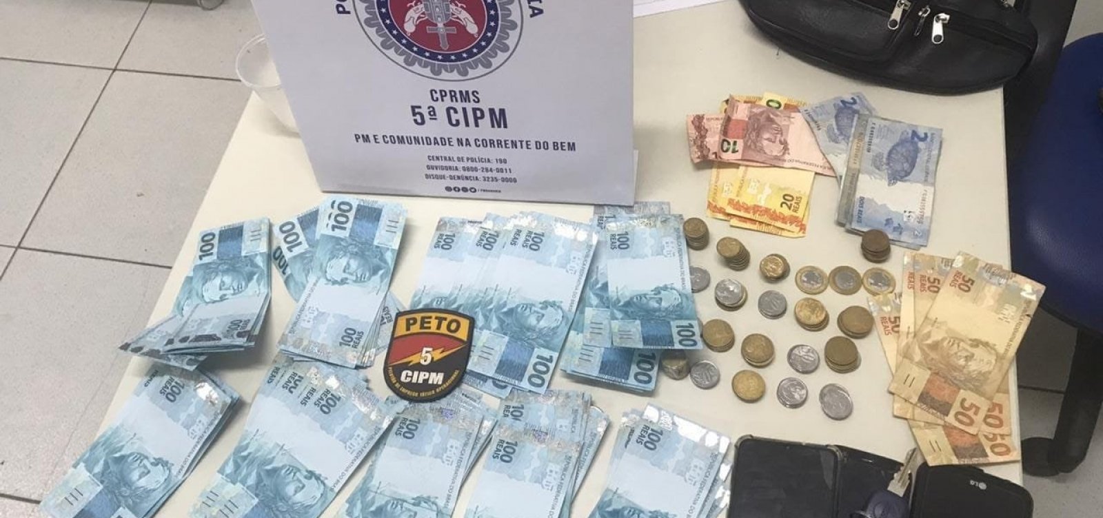 Turistas de Minas Gerais são detidos com R$ 9 mil em notas falsas em Vera Cruz