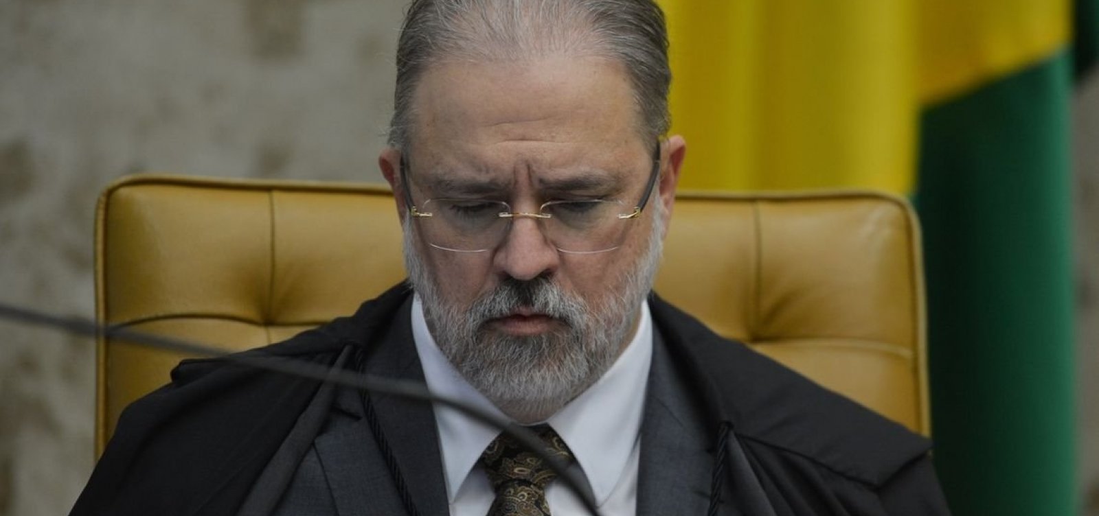 Aras destitui procuradora crítica de Bolsonaro de conselho de direitos humanos e assume o cargo