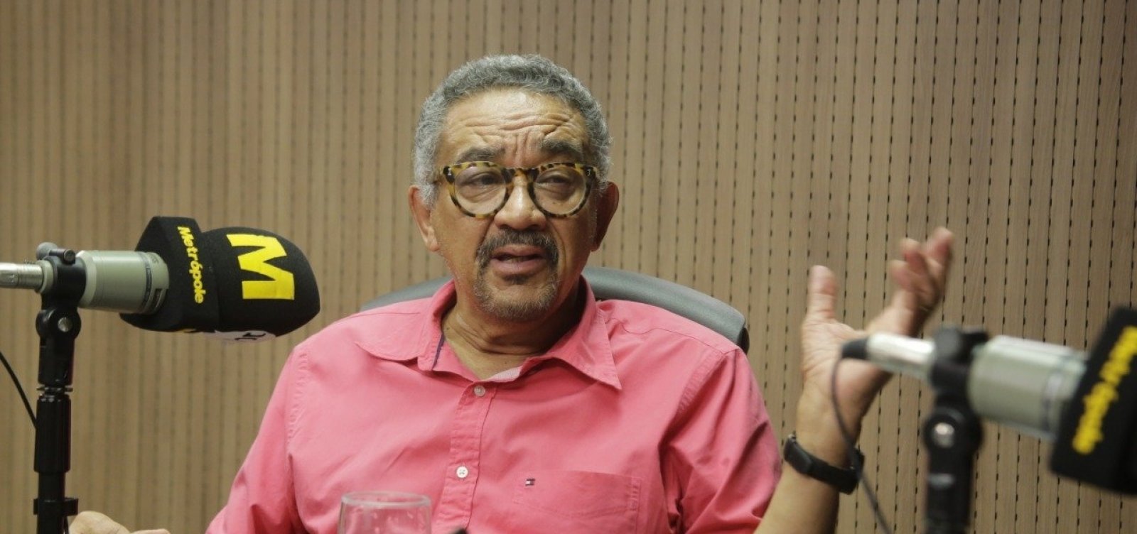'Um voto na descida aos infernos', diz Muniz Sodré sobre eleição de Bolsonaro