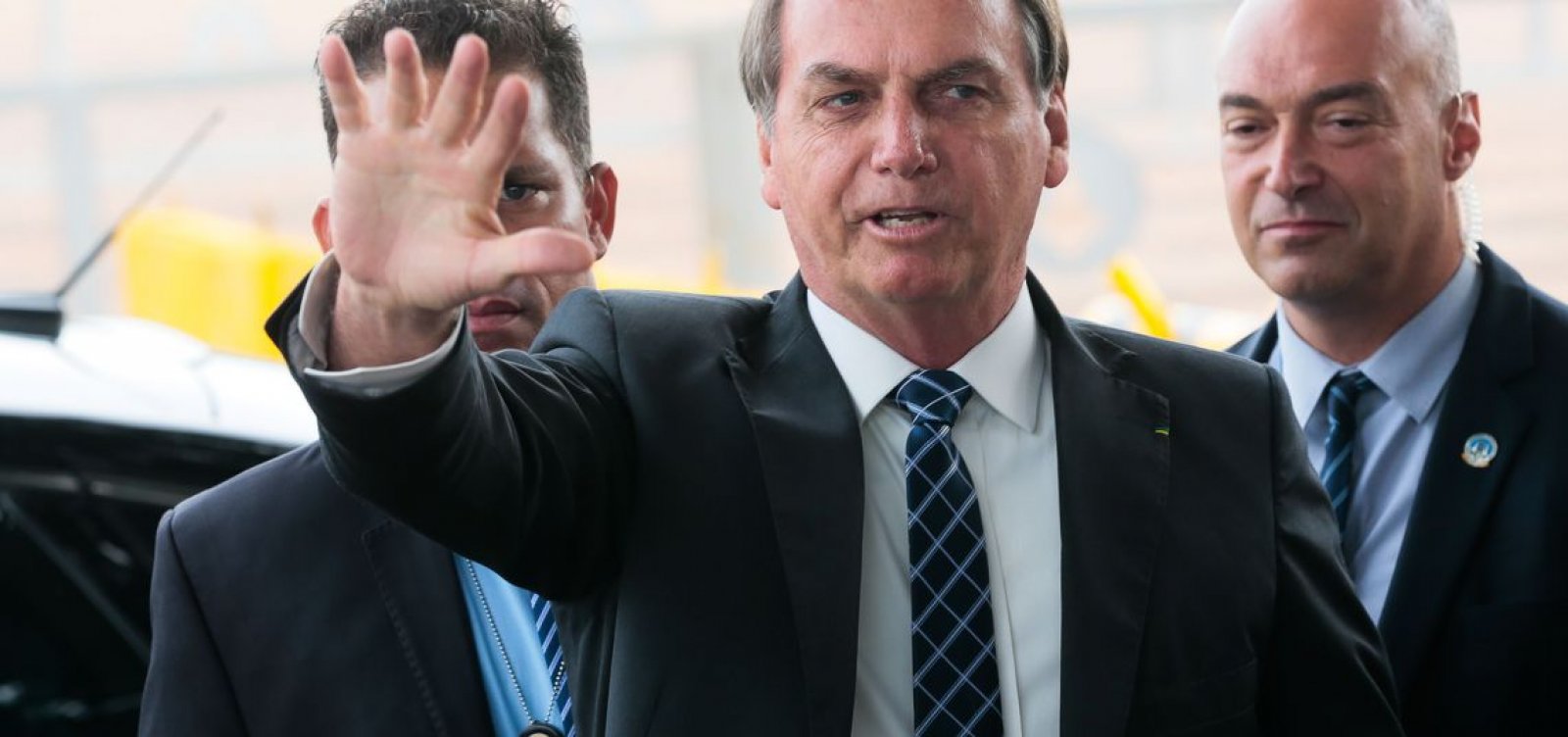 'Esquerda diz que tudo é golpe', reclama Bolsonaro