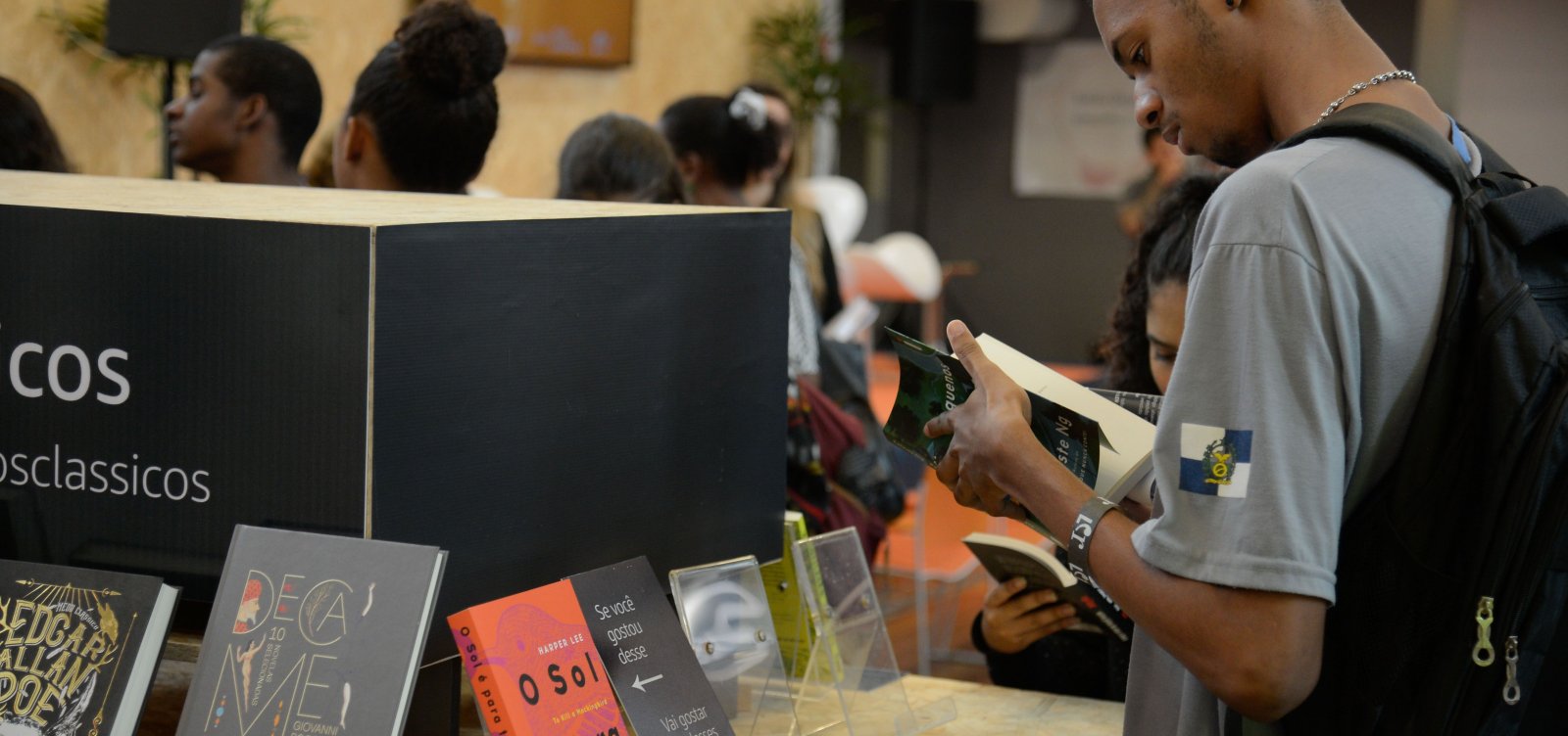 Menos de 20% das cidades brasileiras têm livrarias, aponta IBGE