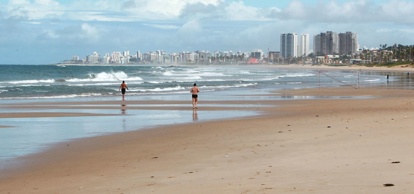 Inema aponta 15 praias impróprias para o banho; confira