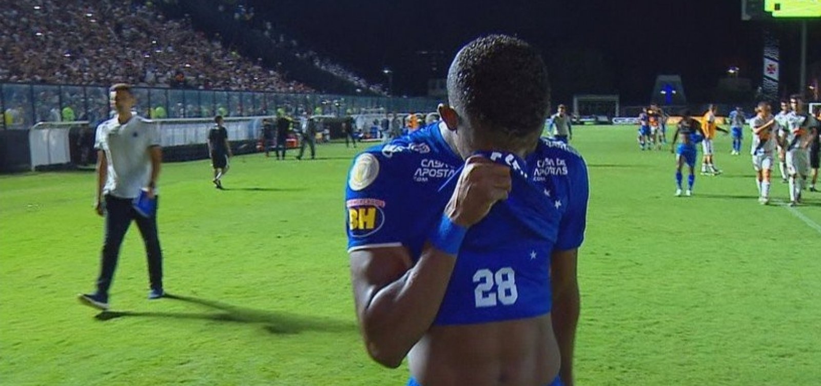 Cruzeiro é rebaixado pela primeira vez na história do Brasileirão