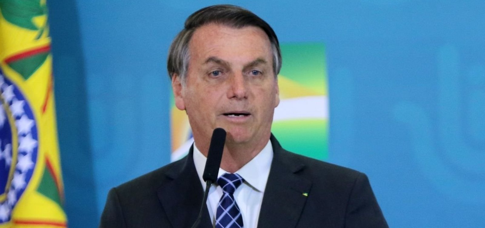 Bolsonaro retirou lesões causadas por exposição ao sol