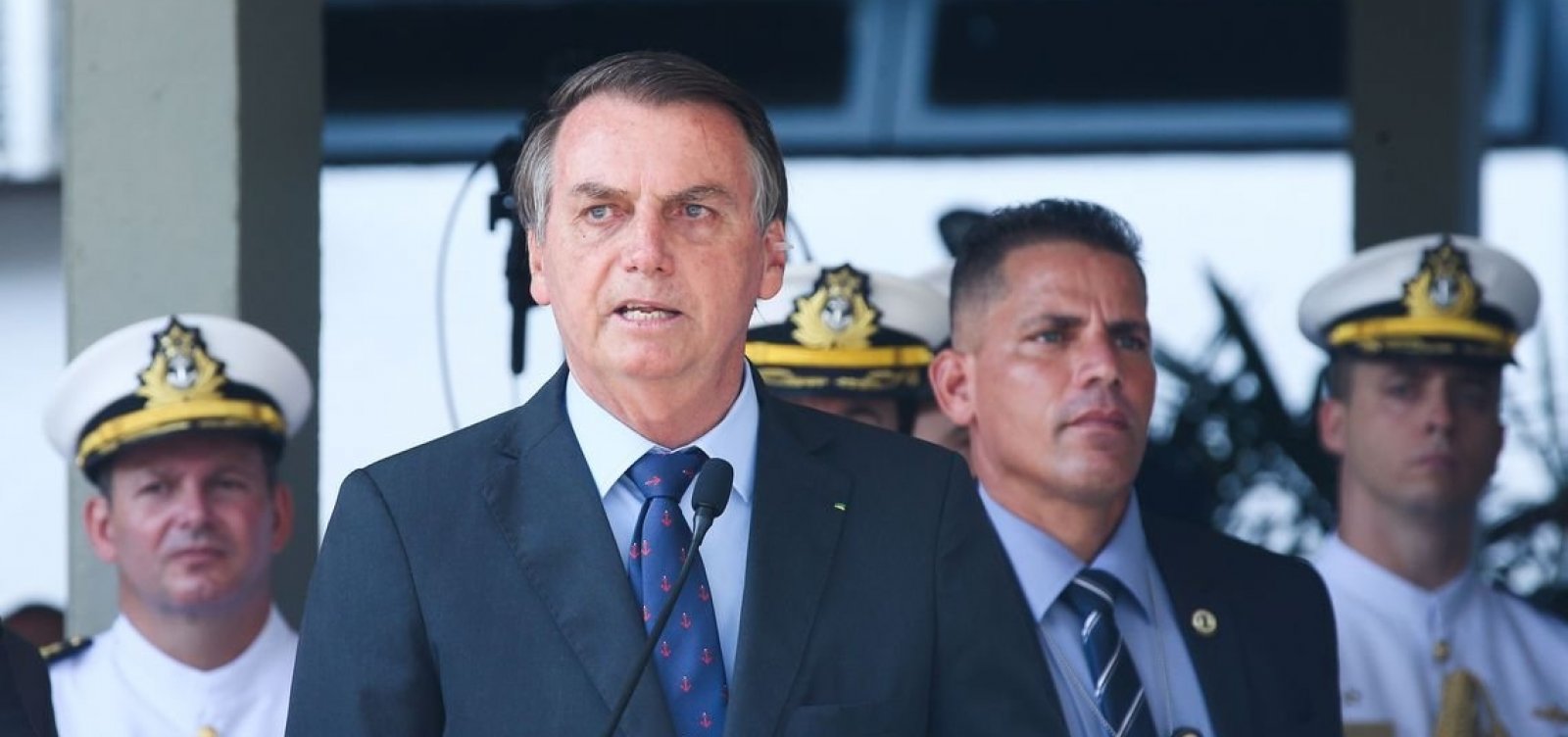 Bolsonaro defende indulto natalino para policiais