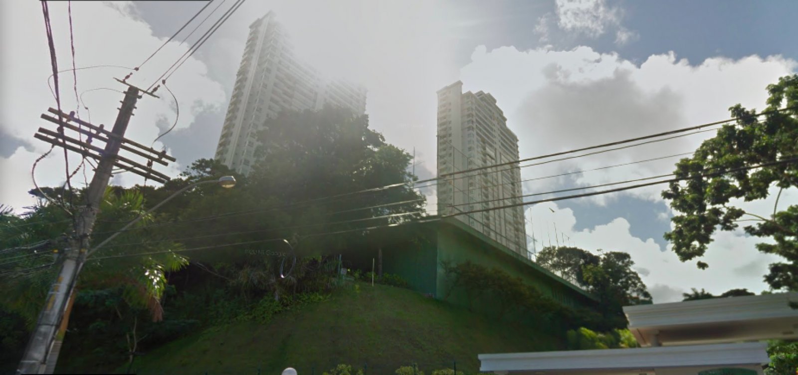 Ataque na Avenida Juracy Magalhães Júnior deixa quatro mortos