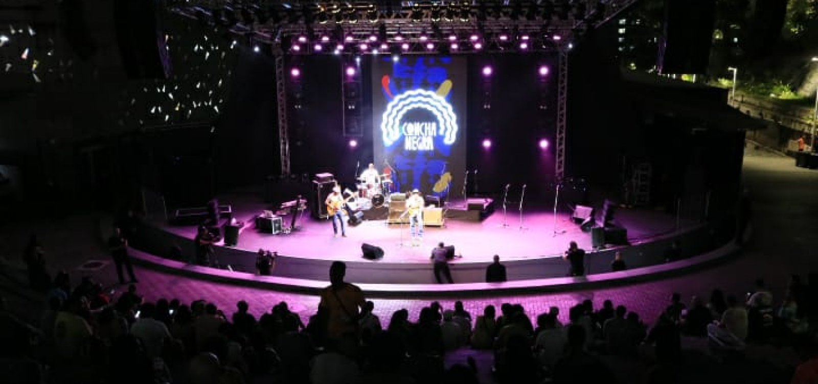 Sucessos do reggae marcam terceira apresentação do Concha Negra em Salvador