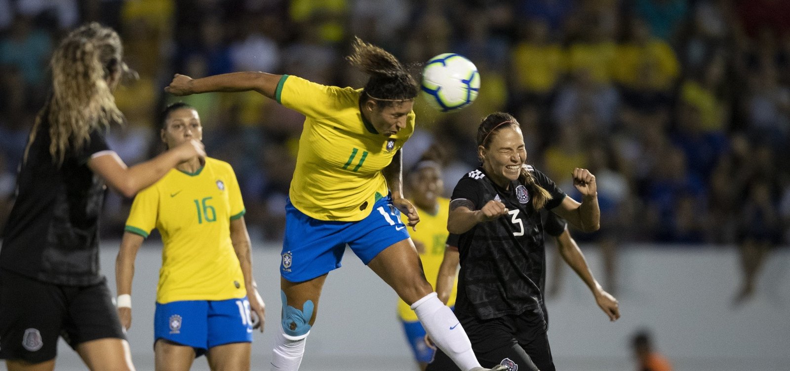 Seleção brasileira feminina goleia México por 4 a 0 em última partida do ano