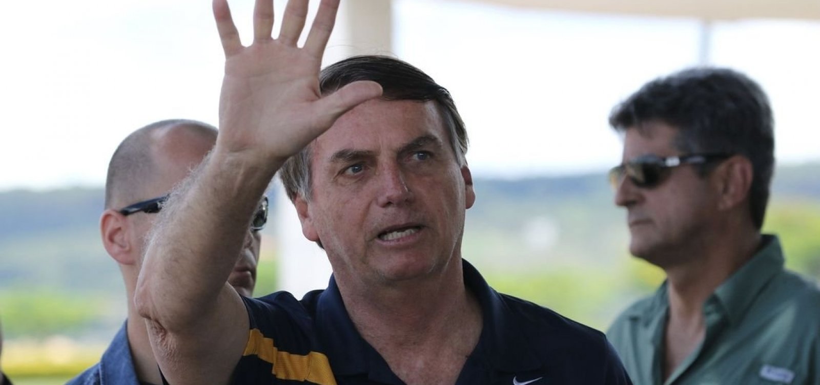 Bolsonaro chama Paulo Freire de ‘energúmeno’ e diz que TV Escola ‘deseduca’