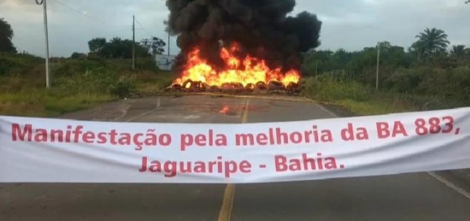 Após protesto, governo vai recuperar quase 15 km de estrada na BA-883 próximo a Jaguaripe