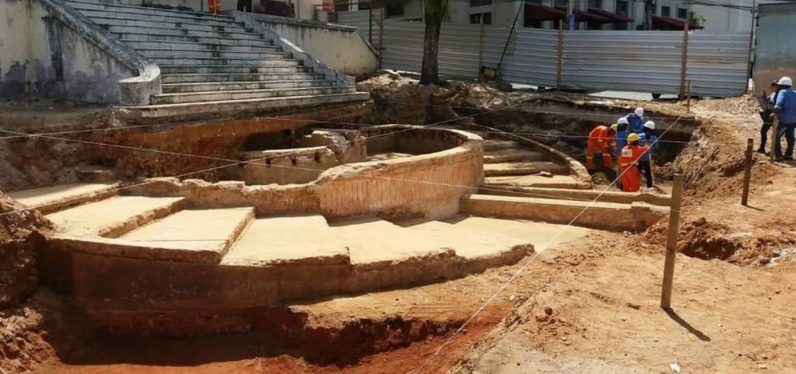 Estrutura é achada em escavação de obra em Salvador