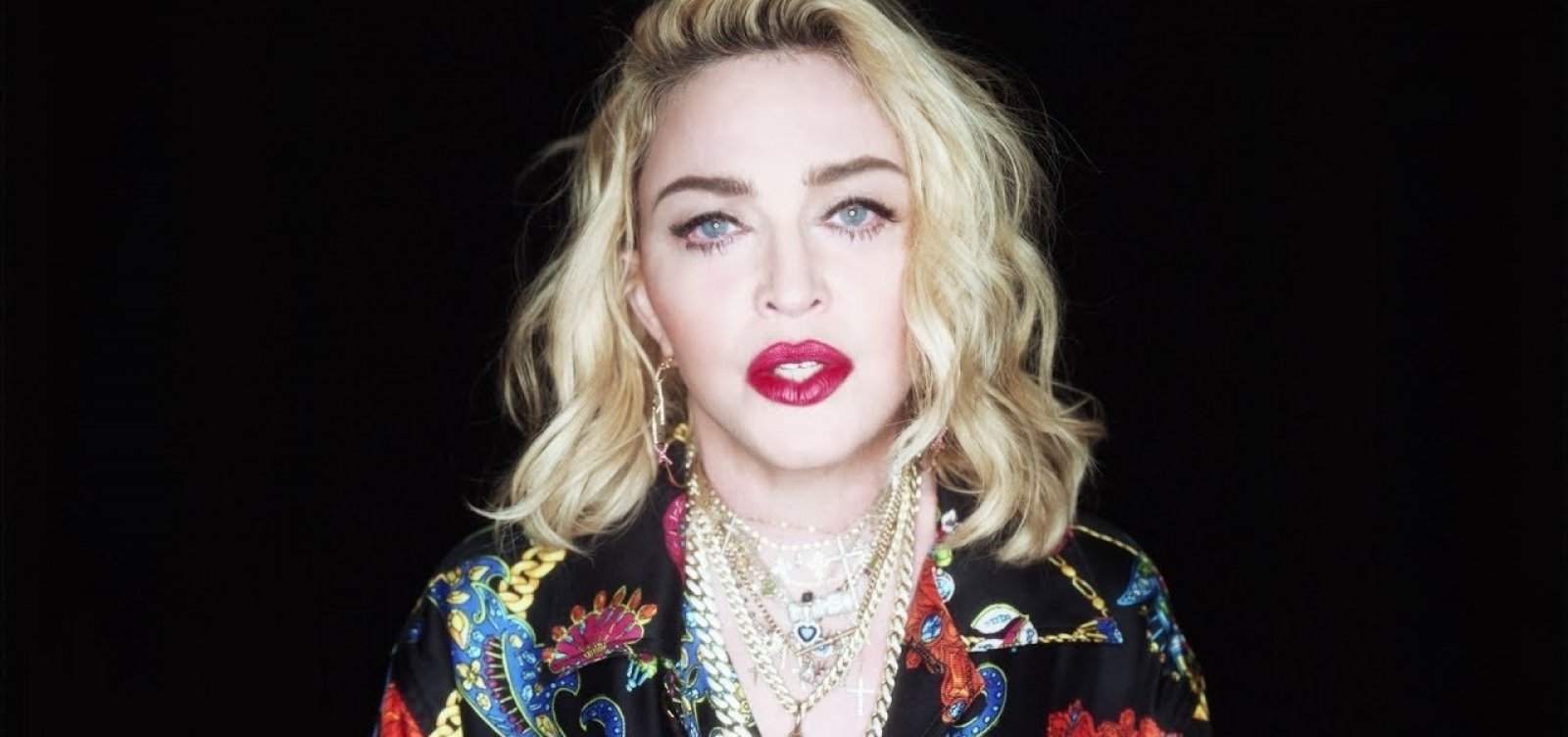Madonna comove fãs ao explicar cancelamento de show: 'Eu estava chorando'
