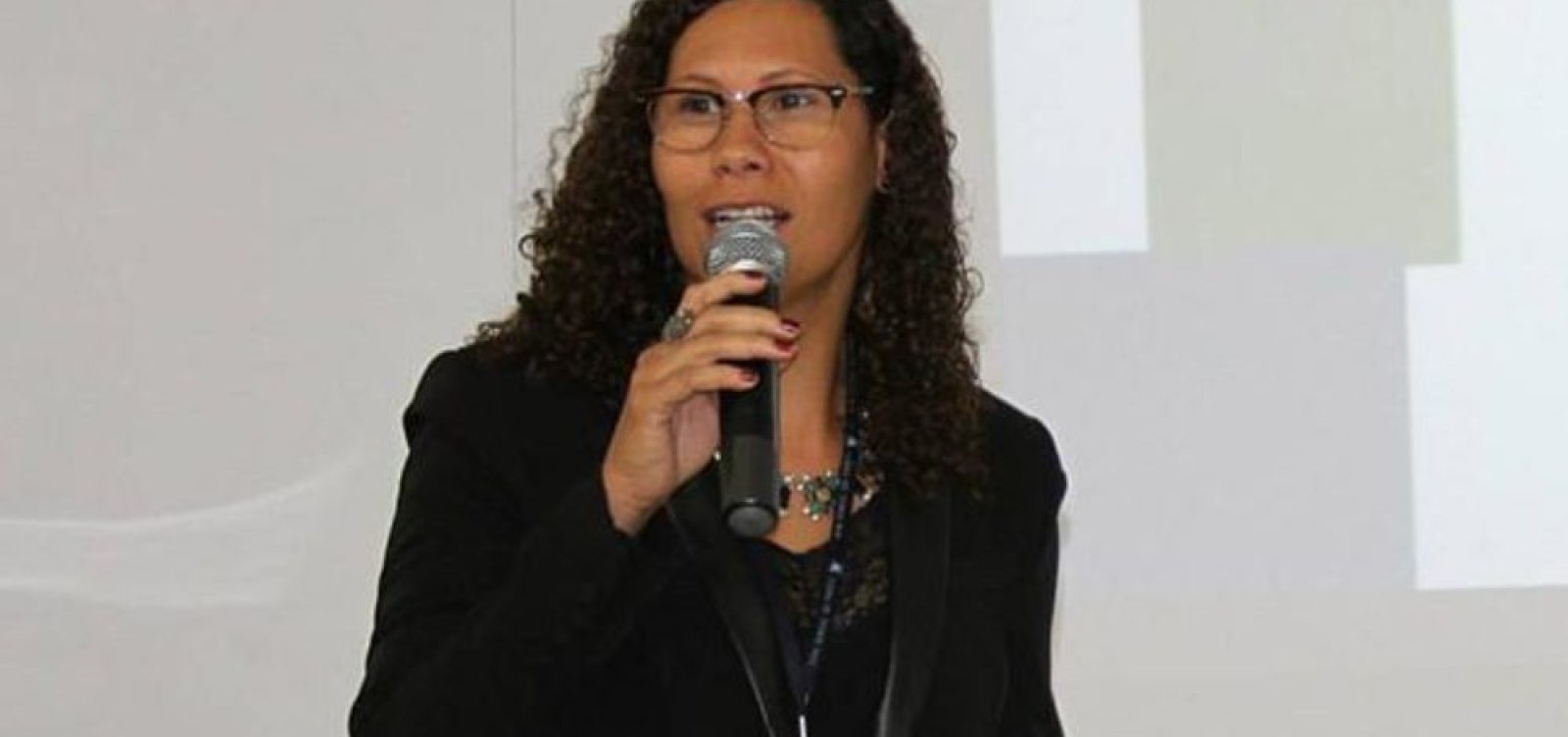 Corrente interna do PT lança nome de Fabya Reis como candidata a prefeita de Salvador