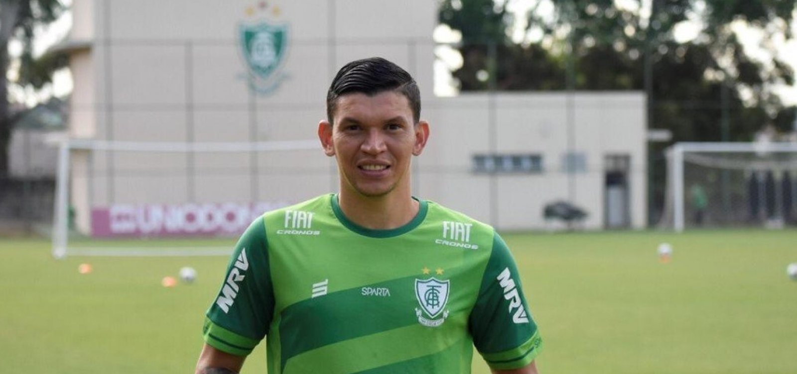 Vitória anuncia contratação de Júnior Viçosa
