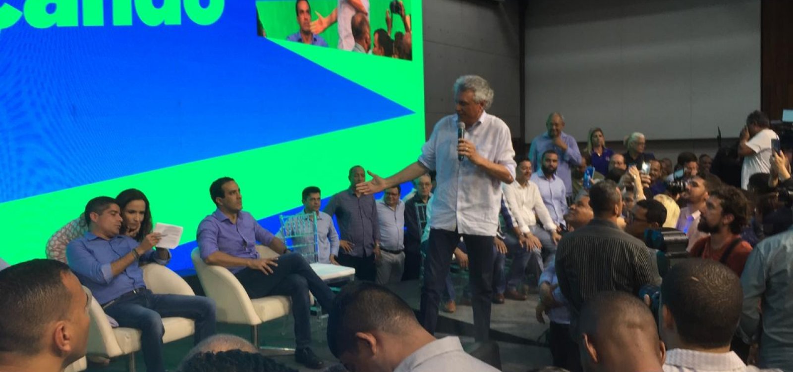 Governador de Goiás acredita em 'bençãos' a Bruno durante lançamento em Dia de Reis