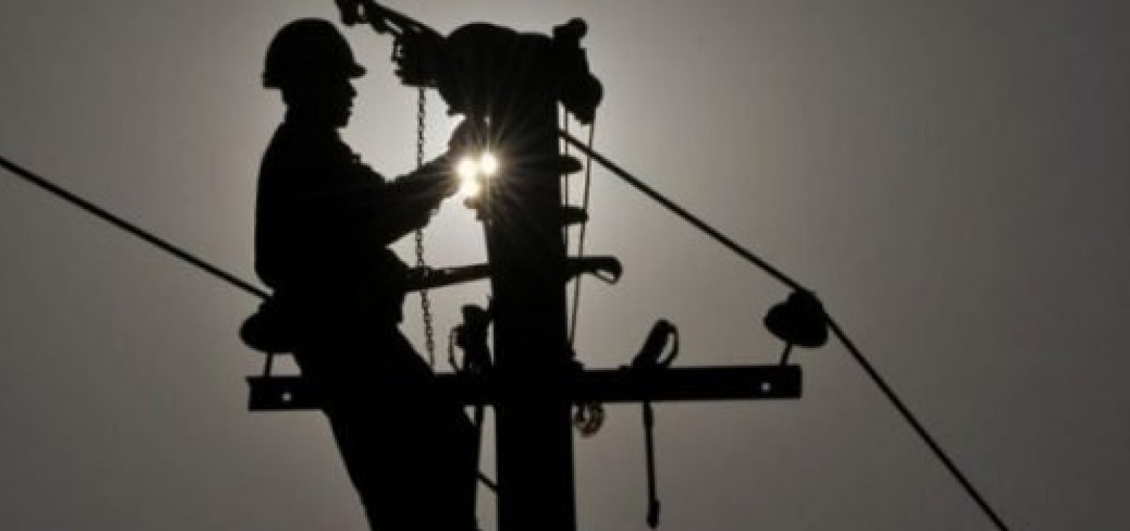 Coelba realiza desligamento de energia em Camaçari; confira programação