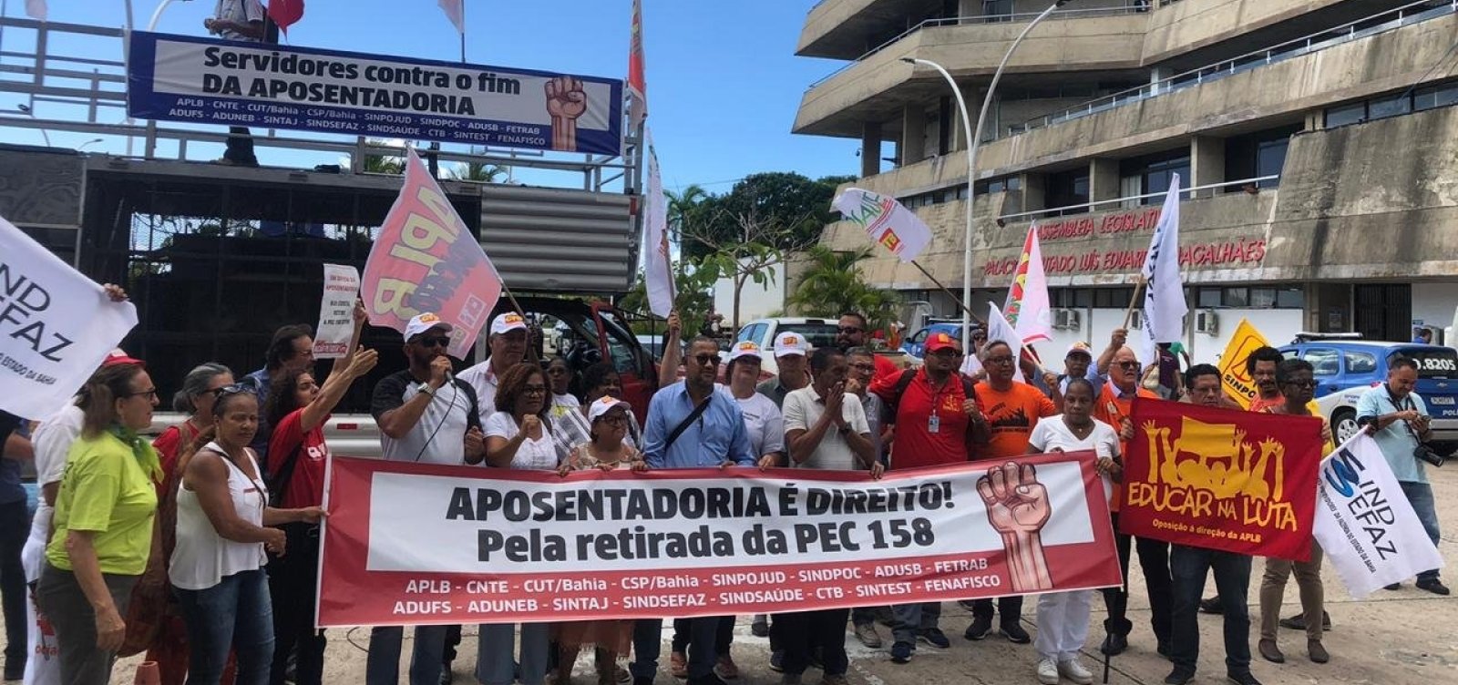 Servidores fazem novo protesto contra PEC da Previdência na Alba