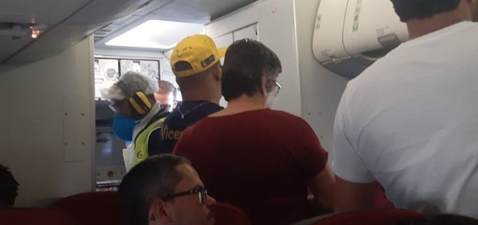 Após problemas na pista principal, cinco voos são realocados do Aeroporto de Salvador