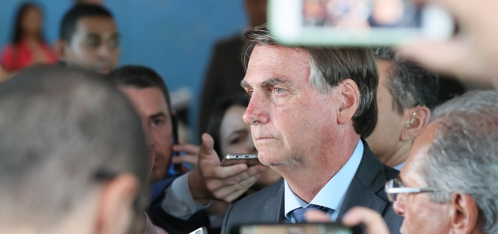Bolsonaro confirma saída de Alvim e diz repudiar 'ideologias totalitárias' 