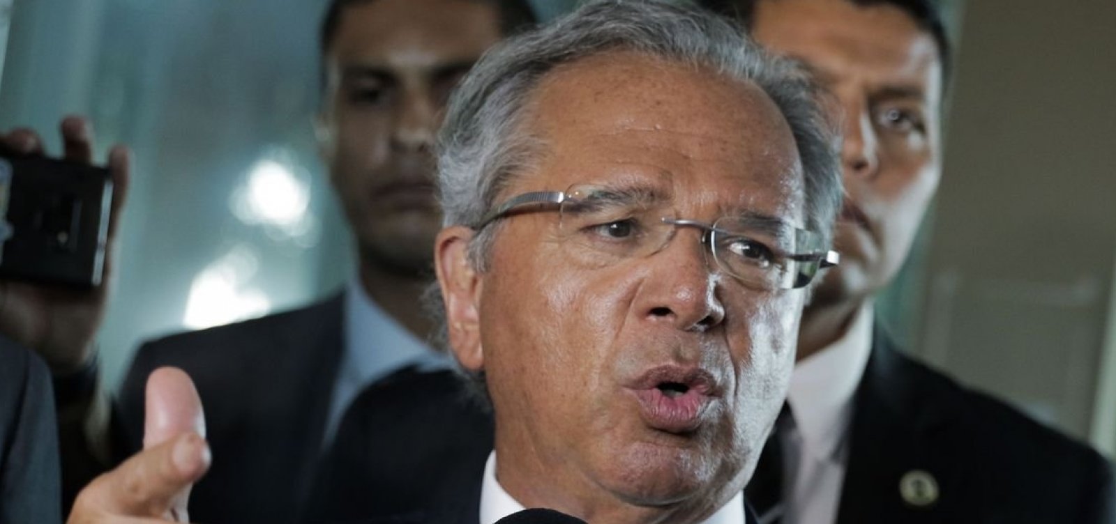 Guedes diz que Brasil quer liberar compras de governo a estrangeiros