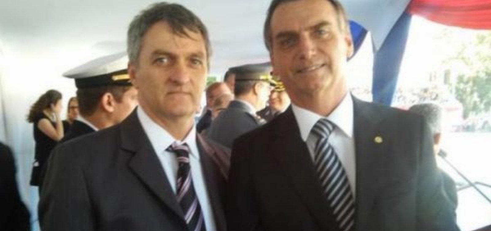 Irmão de Bolsonaro faz intermediação de verbas do governo federal sem ter cargo público