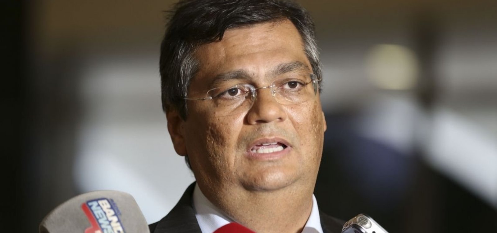 Flávio Dino diz que prefere dialogar com Huck do que Bolsonaro