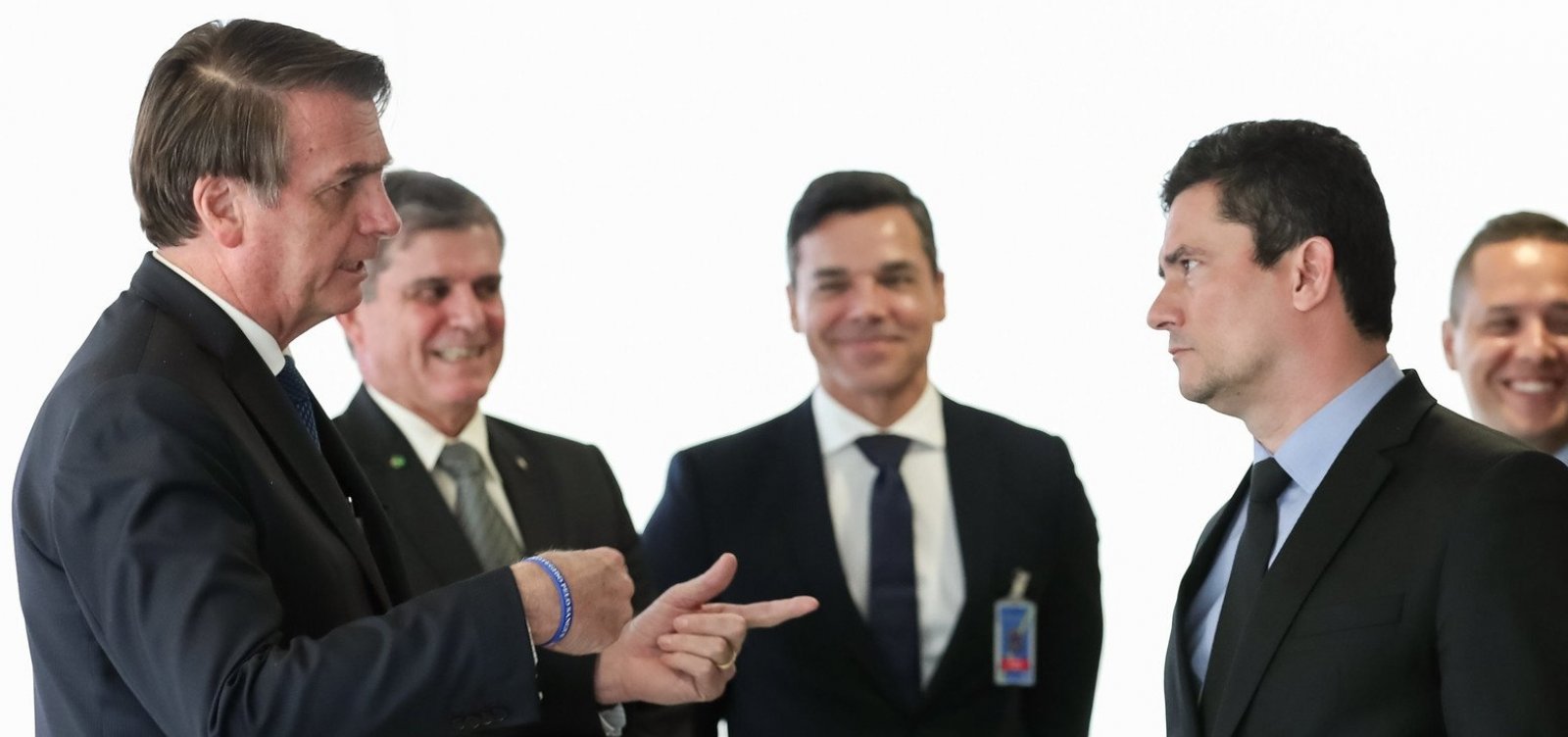 Bolsonaro recua e descarta possibilidade de desmembrar ministério comandado por Moro