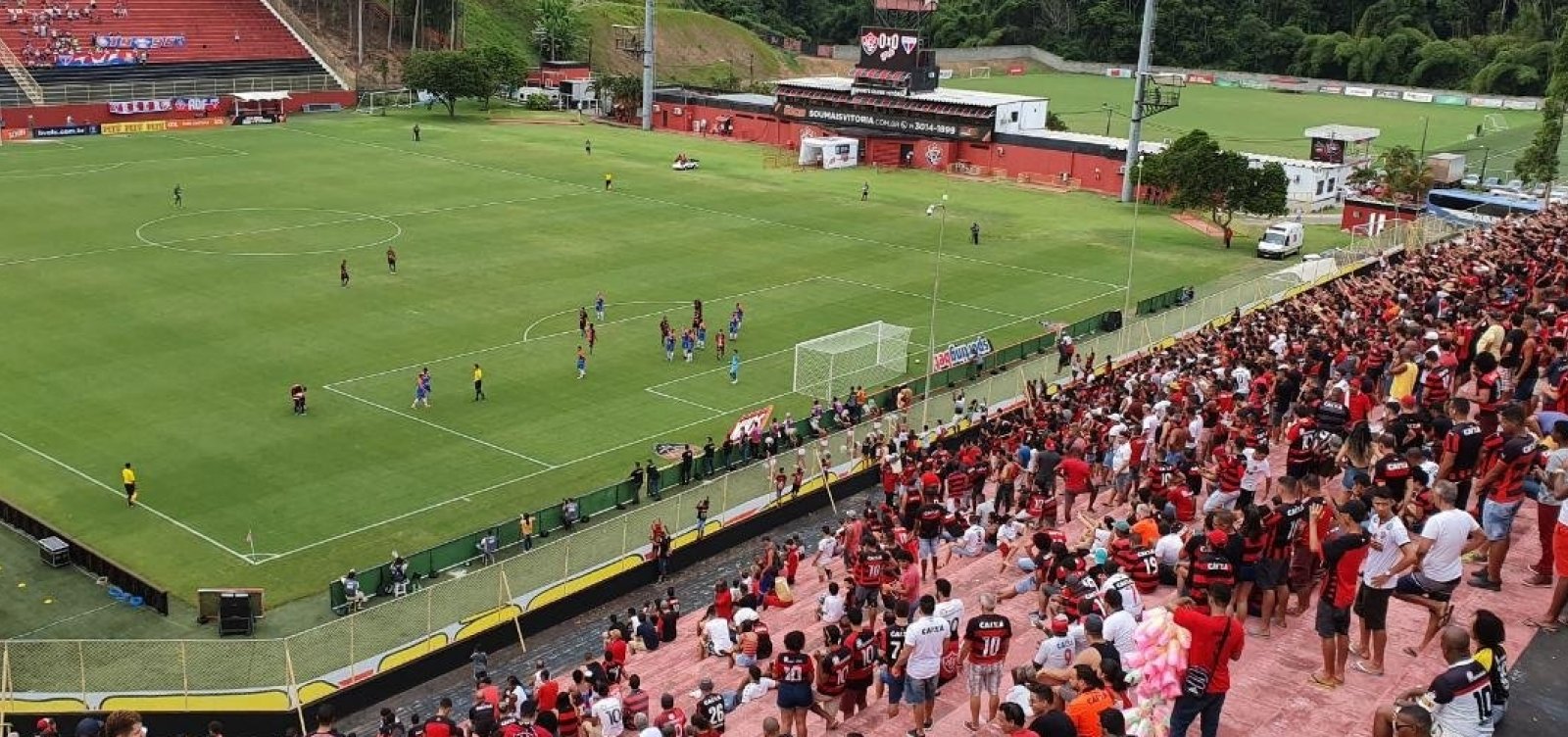 Vitória empata sem gols com o Fortaleza na estreia do Nordestão