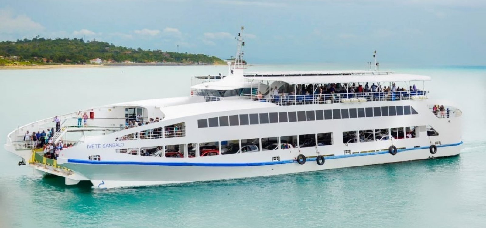 Veículos esperam 2h para embarcar no Ferry na Ilha de Itaparica