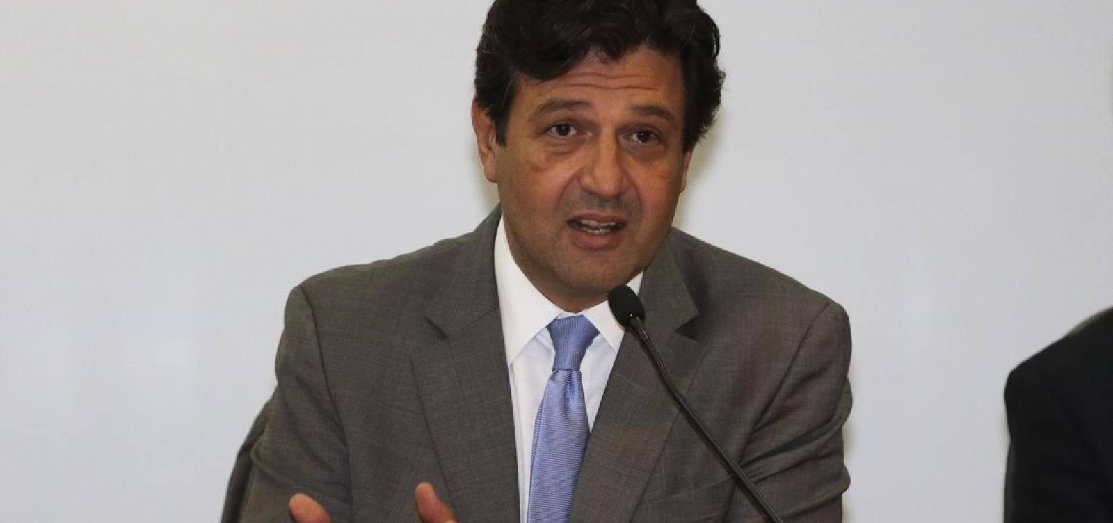 Coronavírus: ministro diz que Brasil está em 'perigo iminente'