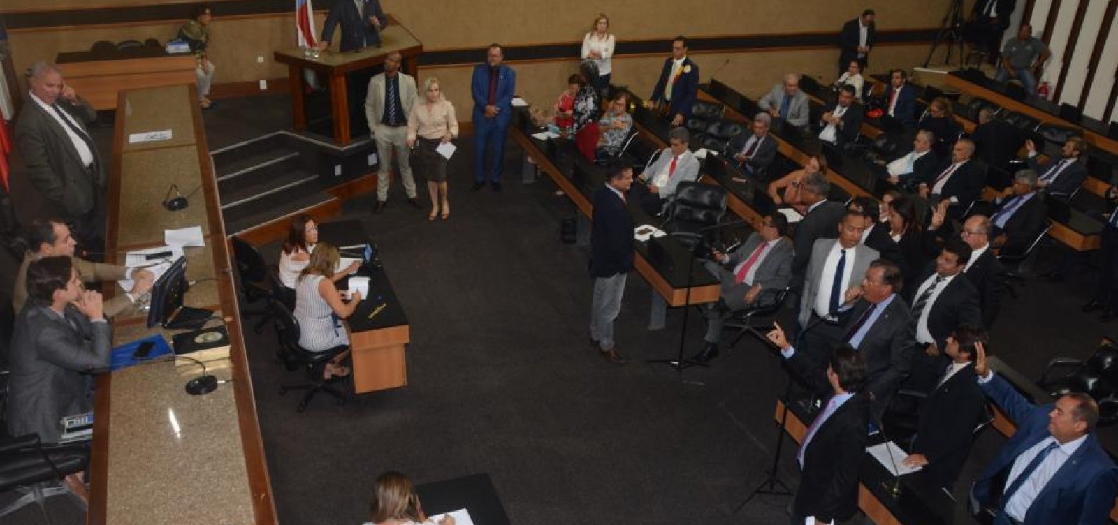 Assembleia aprova reforma da previdência na Bahia em dois turnos