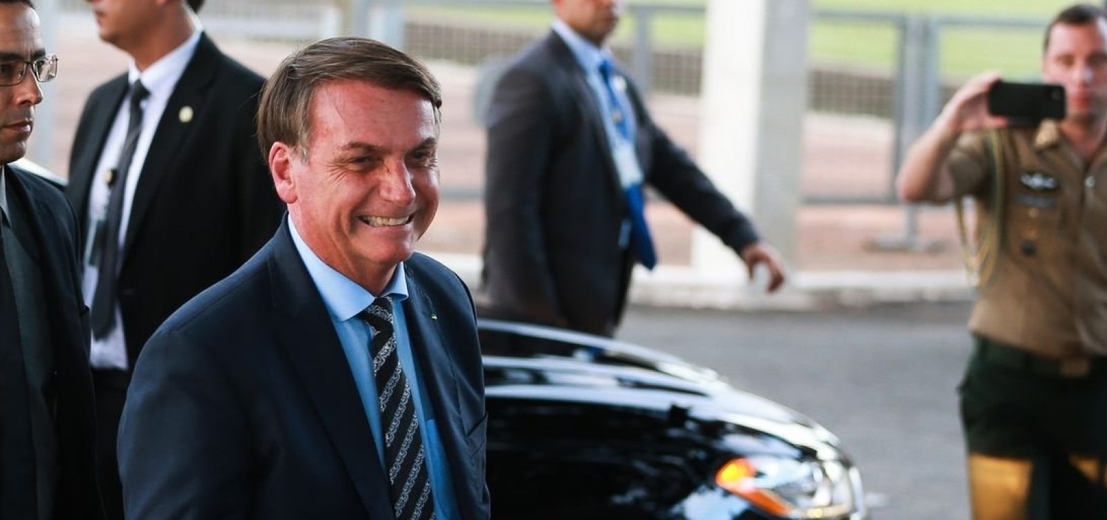 Bolsonaro diz que vai zerar imposto federal sobre combustíveis se os governadores zerarem o ICMS