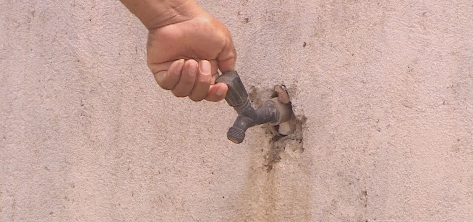  Fornecimento de água será interrompido em bairros de Salvador neste domingo
