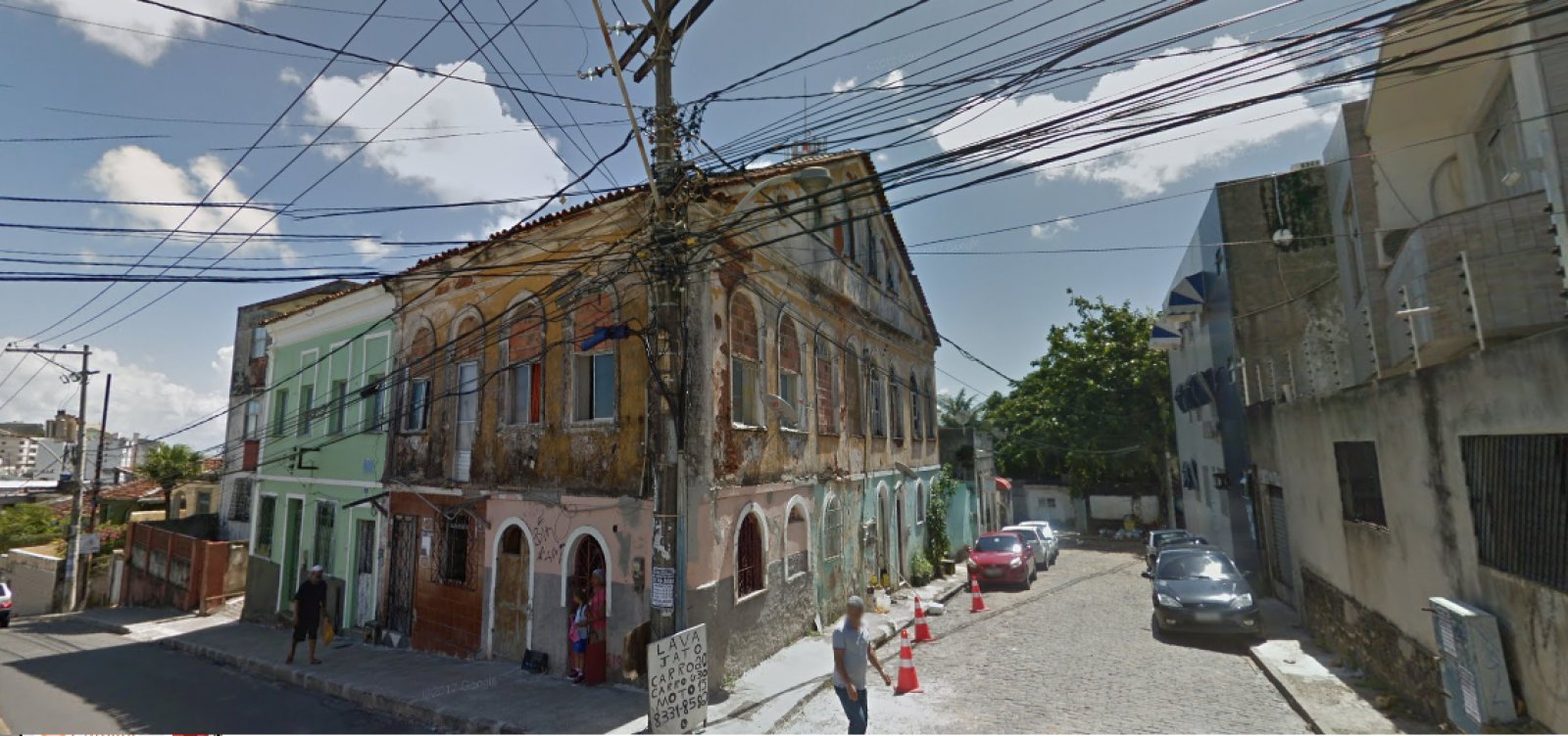 Casarão pega fogo no Barbalho, em Salvador