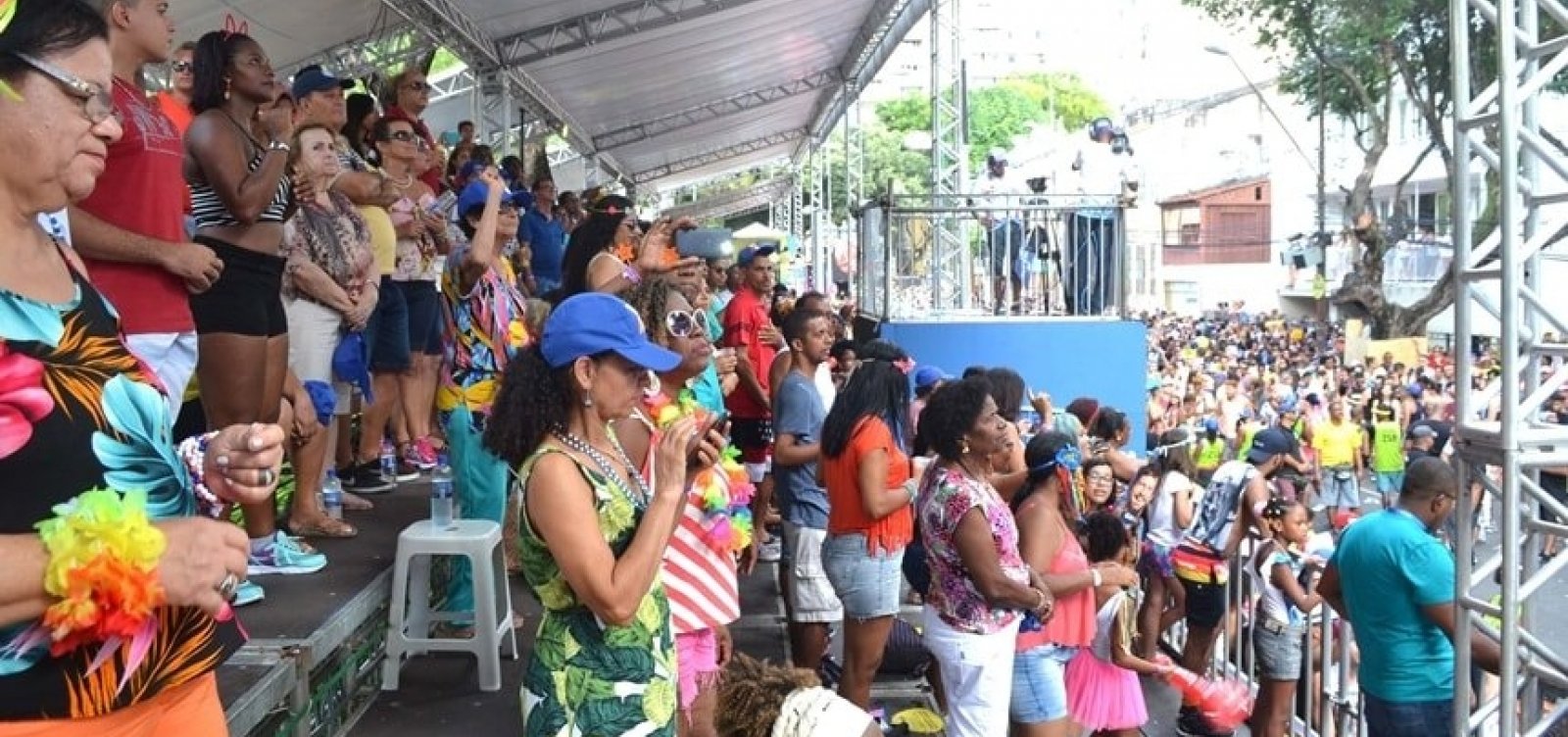Venda de ingressos para arquibancada do carnaval segue até domingo 