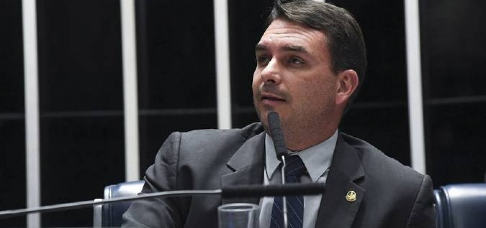 Oposição pede cassação do mandato de Flávio Bolsonaro por quebra de decoro