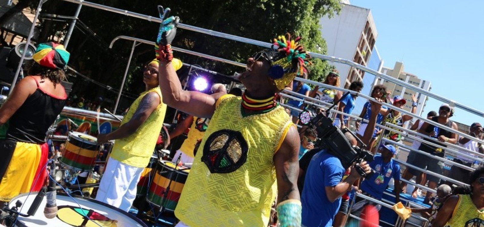 Terça-feira de Carnaval tem Olodum, Ivete, Daniela, Bell, Claudia, Léo e mais; confira programação