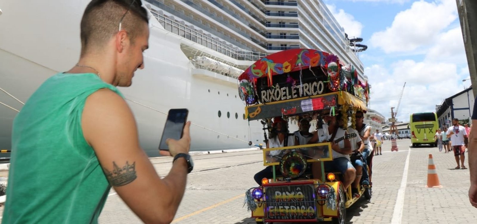 Carnaval traz 15,6 mil visitantes de navios para conhecer Salvador