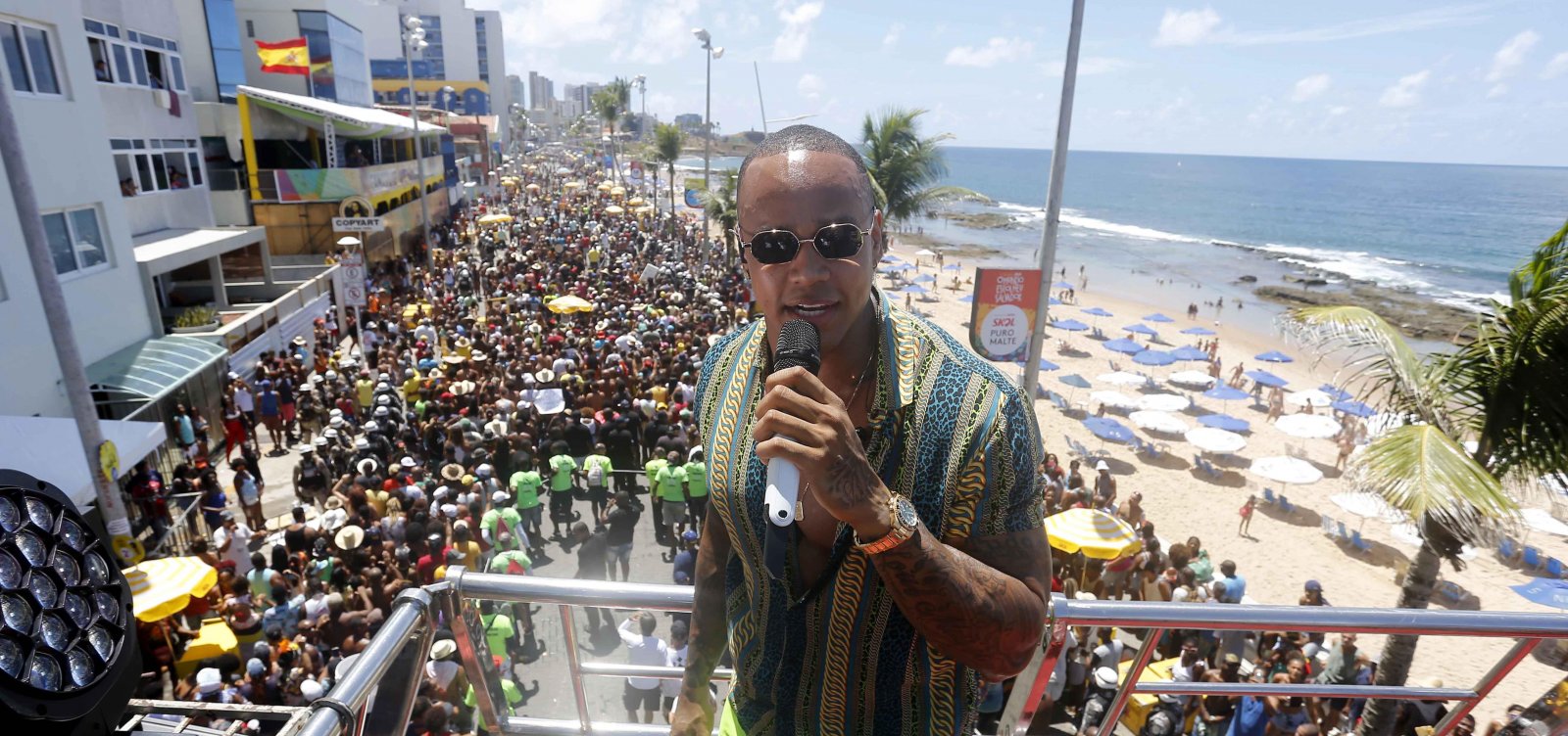 Léo Santana e Danniel Vieira fazem arrastão na Quarta-feira de Cinzas