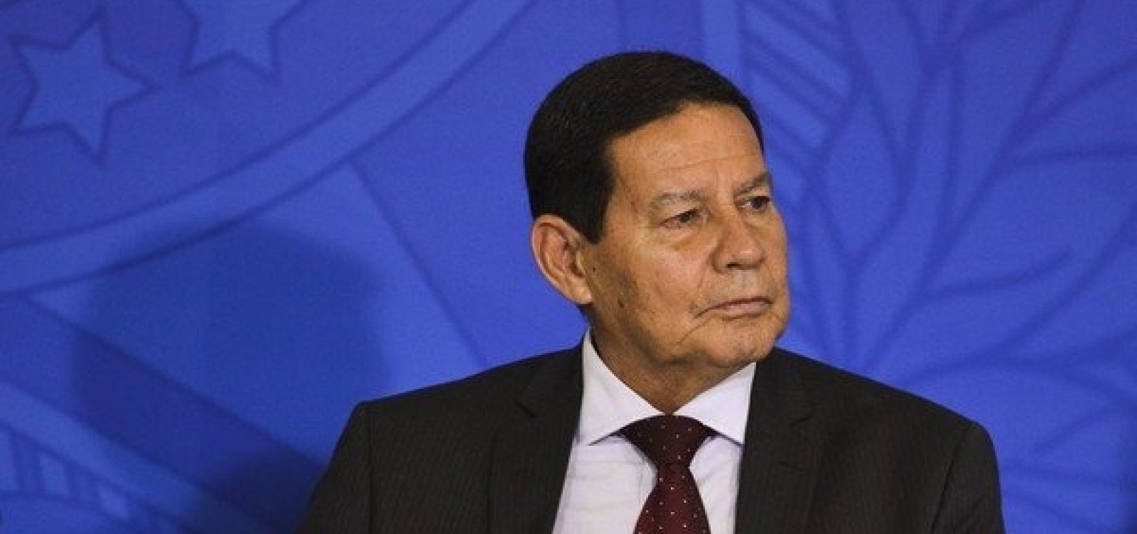 Não autorizei uso da minha imagem, mas protestos fazem parte da democracia, diz Mourão