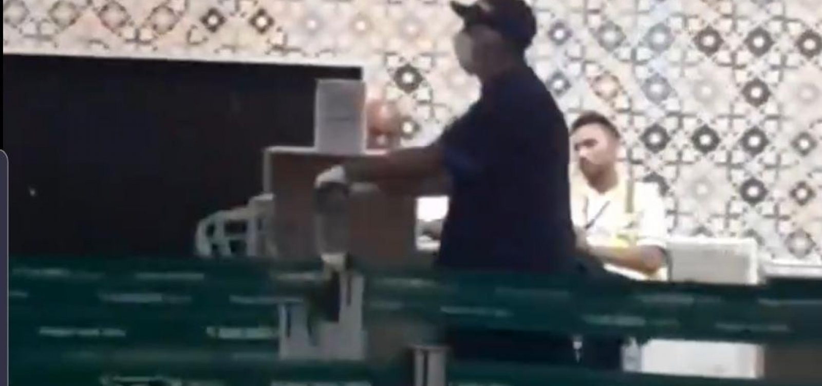 Coronavírus: Passageiros adotam uso de máscaras no Aeroporto de Salvador