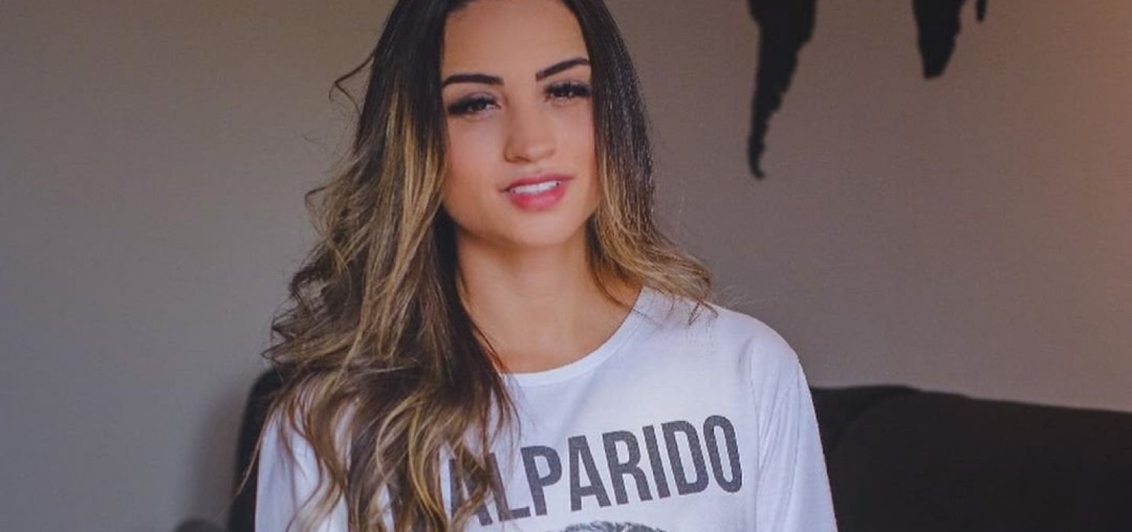 Namorada do goleiro Jean pode cumprir 116 anos de prisão por estelionato, diz coluna