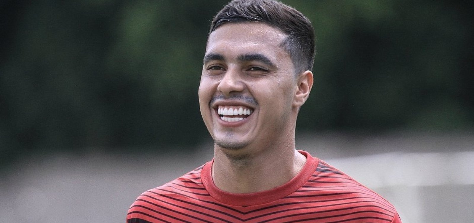 Alisson Farias comemora golaço diante do ABC: 'Pude acertar um belo chute'