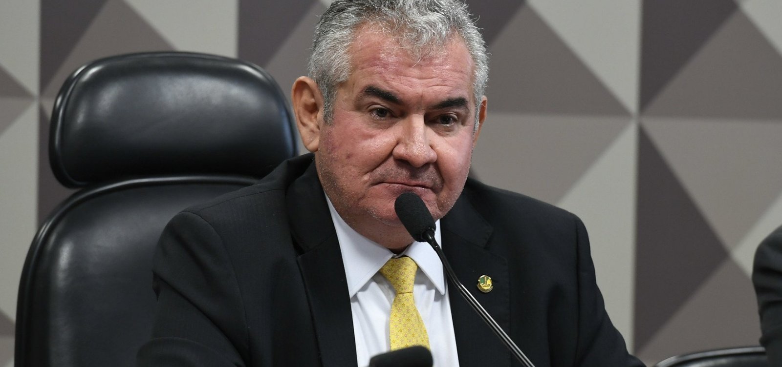 Coronavírus: Senador baiano e esposa entram em isolamento e aguardam exames