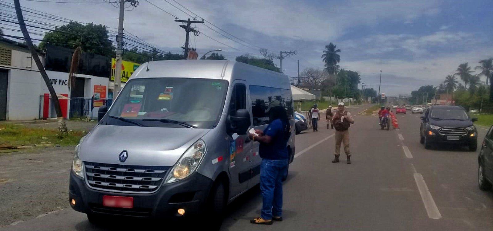 Operação para inibir transporte intermunicipal obriga 202 veículos a voltarem a locais de origem