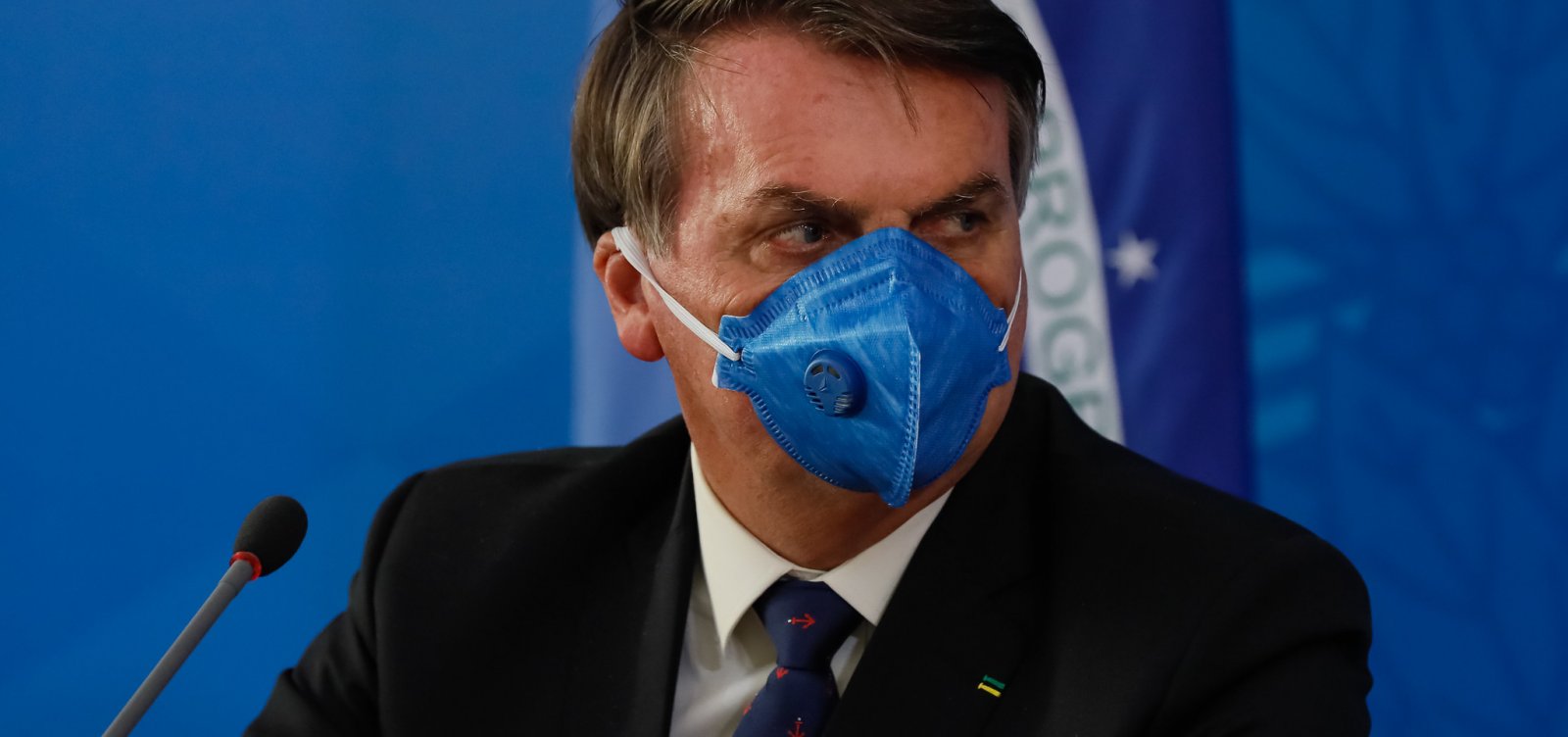 Bolsonaro inclui imprensa em lista de serviços essenciais durante pandemia