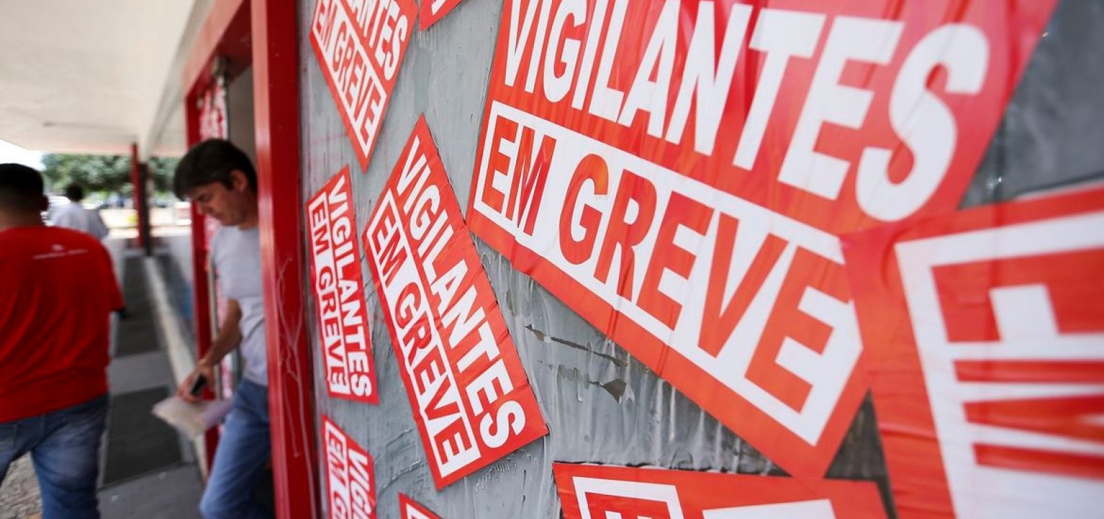 Por causa do coronavírus, vigilantes suspendem greve na Bahia após 14 dias de paralisação