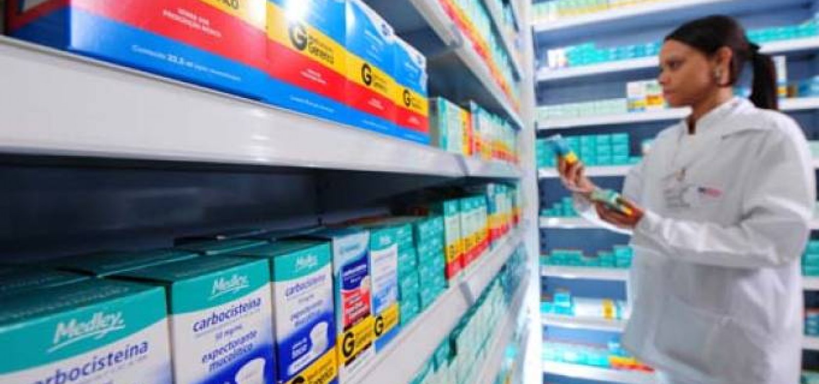 Anvisa libera distribuição pelo governo de remédios à base de cloroquina sem receita especial