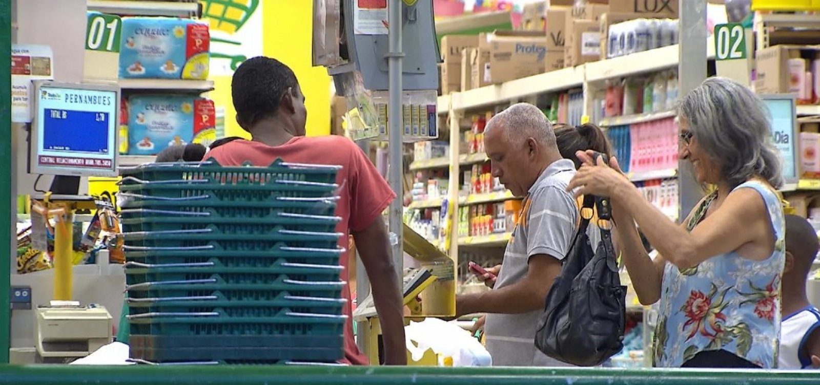 Coronavírus: supermercados de Salvador terão horários exclusivos para idosos, diz ACM Neto