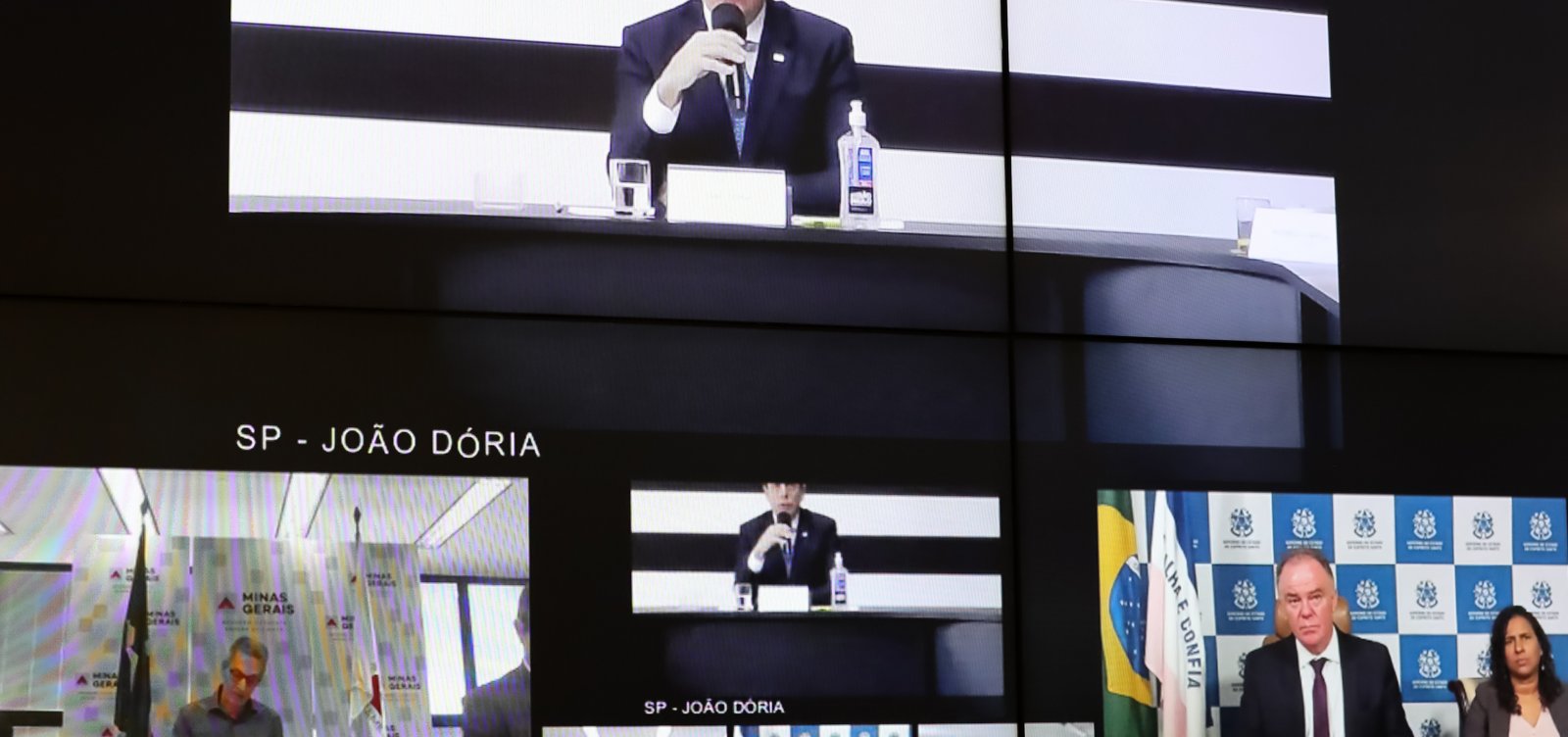 Bolsonaro discute com governadores, e Doria ameaça ir à Justiça